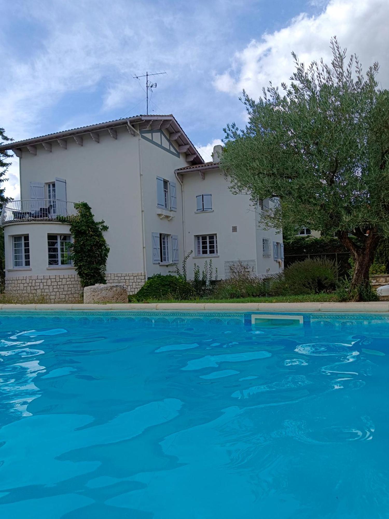 La Maison Basque Sainte-Livrade-sur-Lot Dış mekan fotoğraf