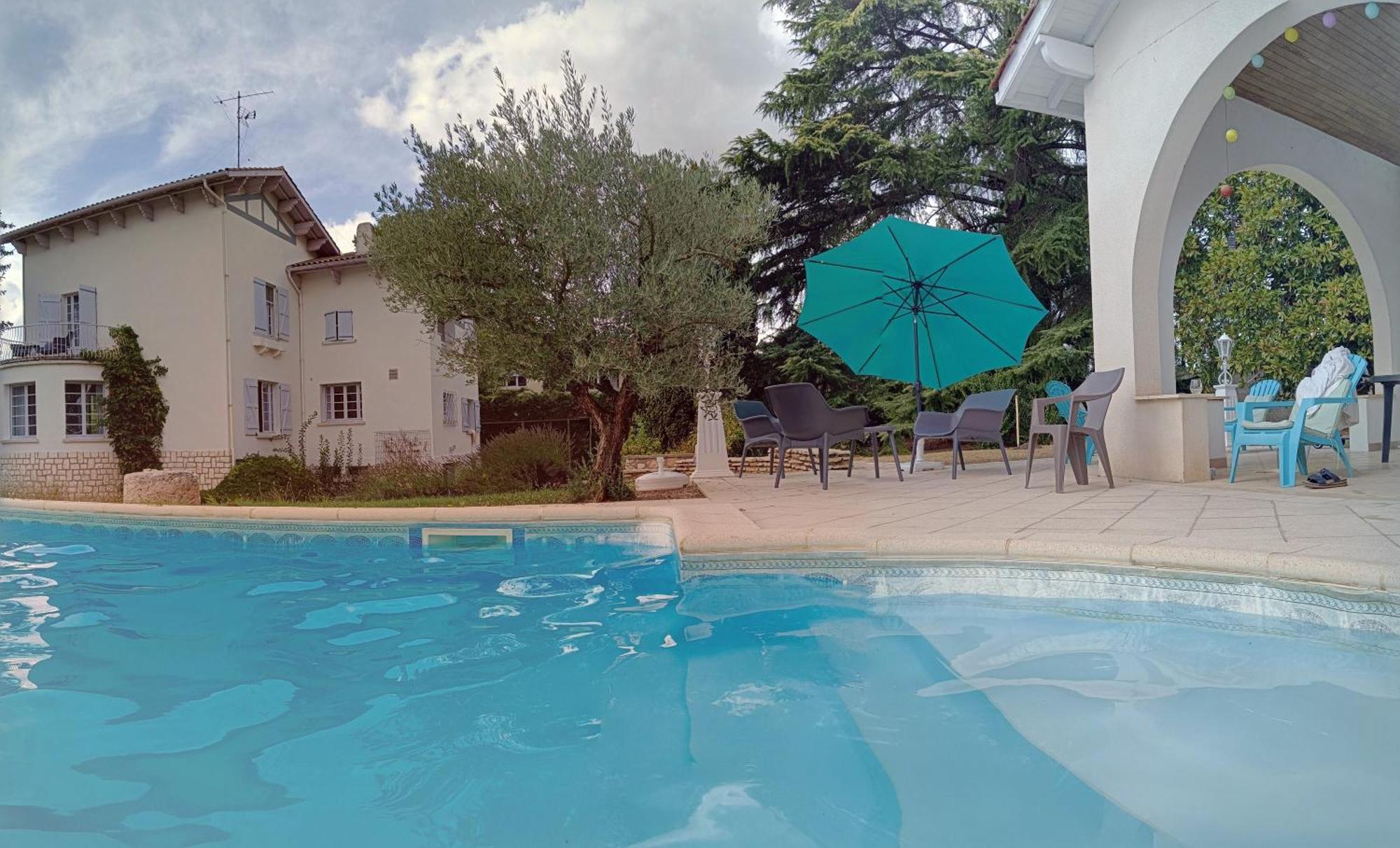La Maison Basque Sainte-Livrade-sur-Lot Dış mekan fotoğraf