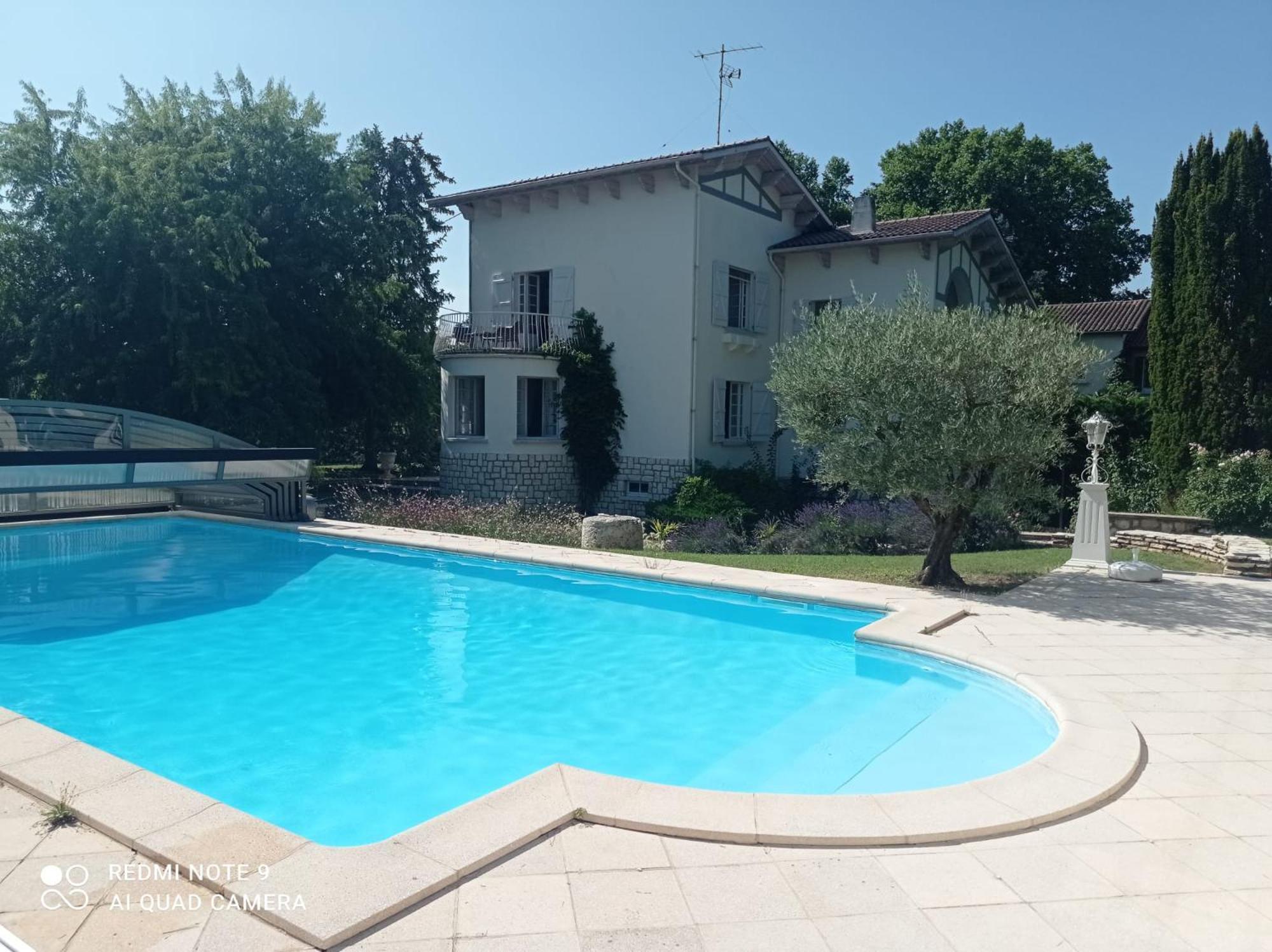 La Maison Basque Sainte-Livrade-sur-Lot Dış mekan fotoğraf